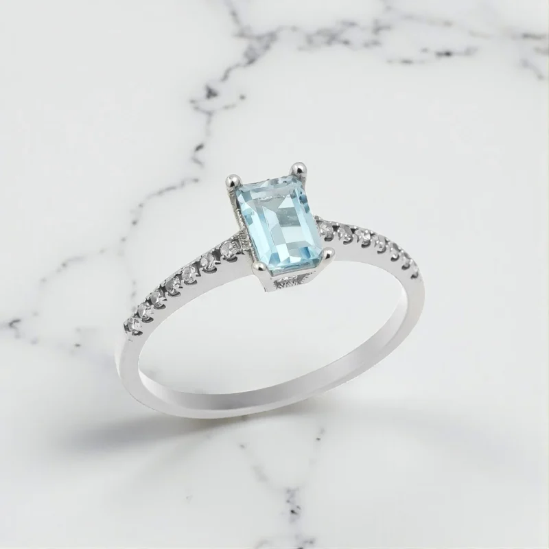 Δαχτυλίδι Αρραβώνα Λευκόχρυσο με Ζαφείρι Aquamarine