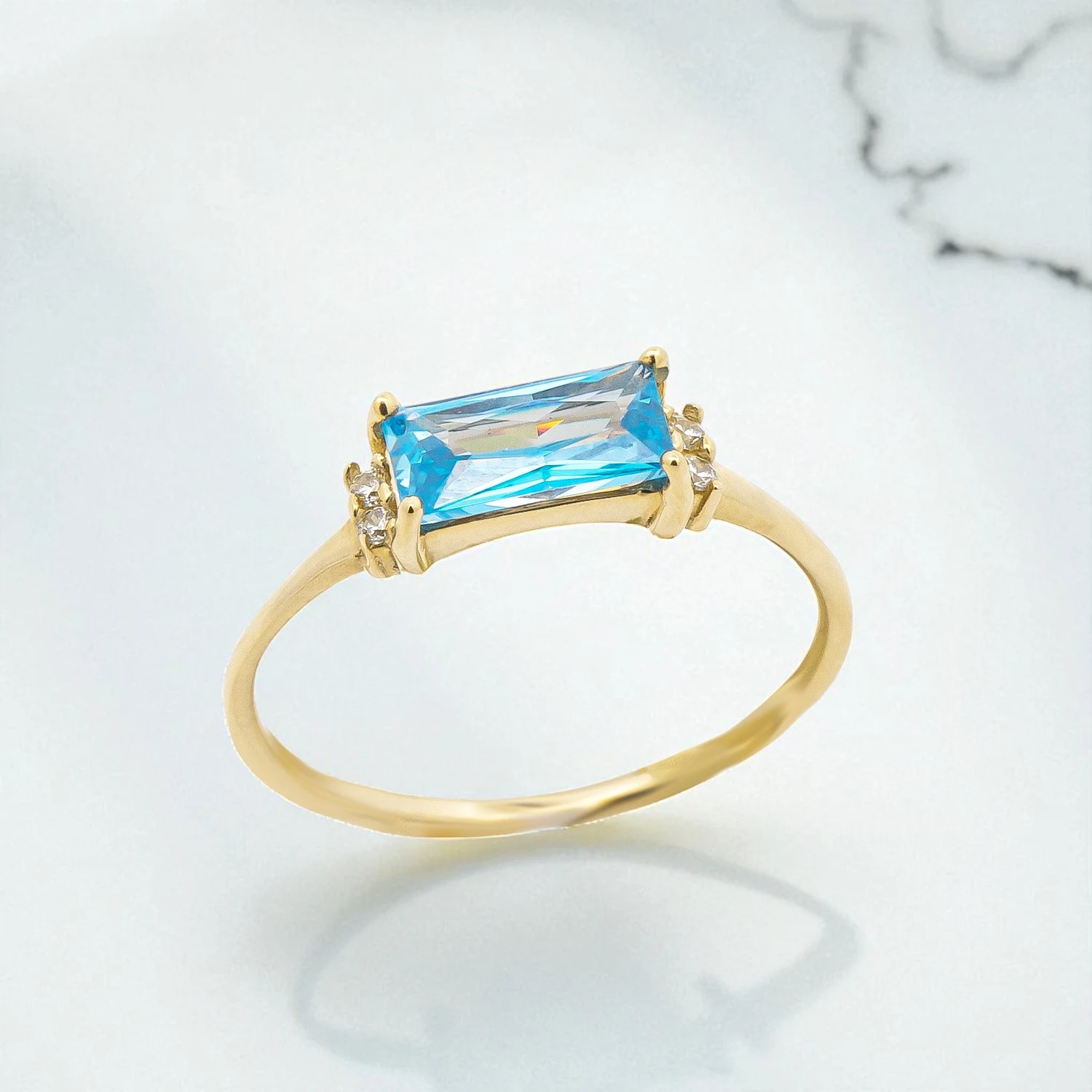 Χρυσό Δαχτυλίδι με Γαλάζιο Ζιργκόν