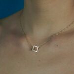 Χρυσό Κολιέ με Γεωμετρικά Στοιχεία & Ζιργκόν